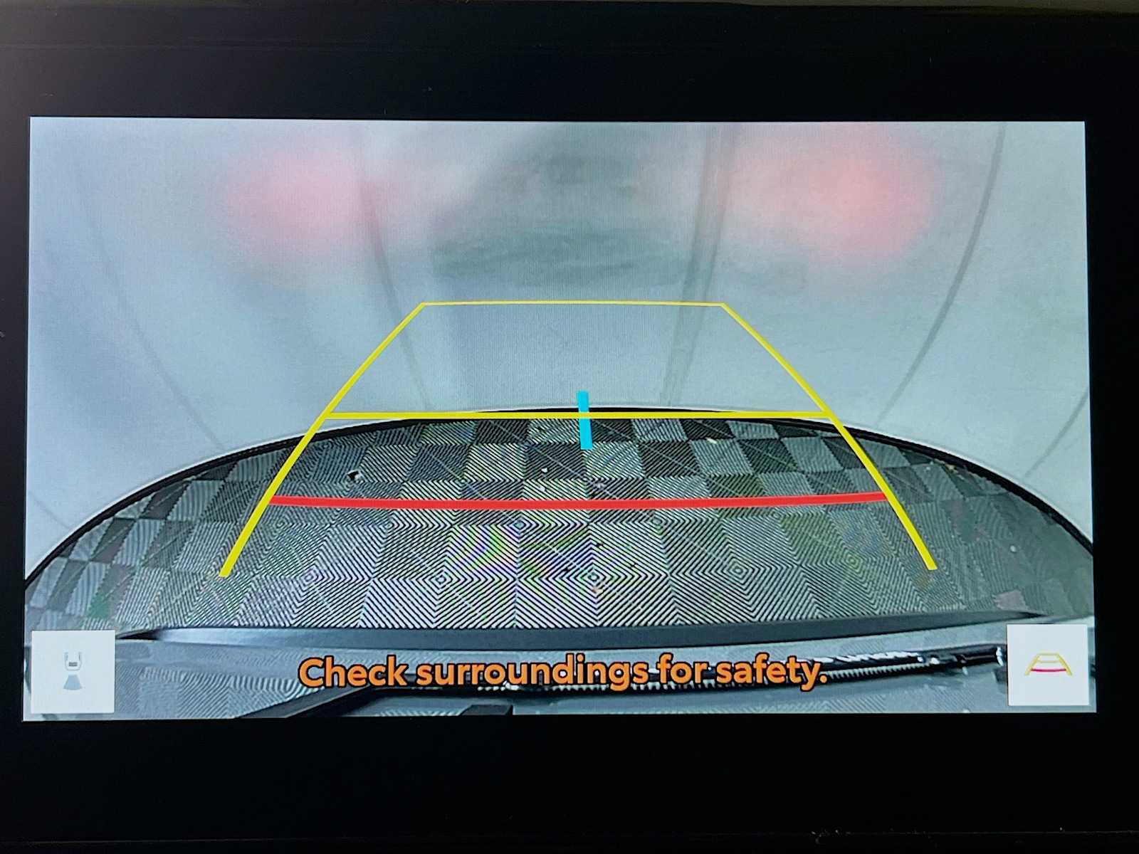 2025 Toyota RAV4 Hybrid XLE - Photo 9