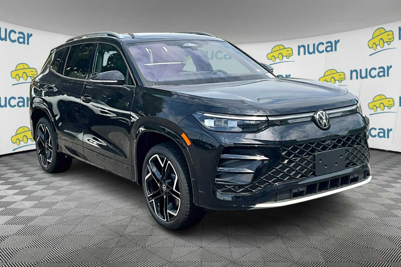 2025 Volkswagen Tiguan SEL R-Line