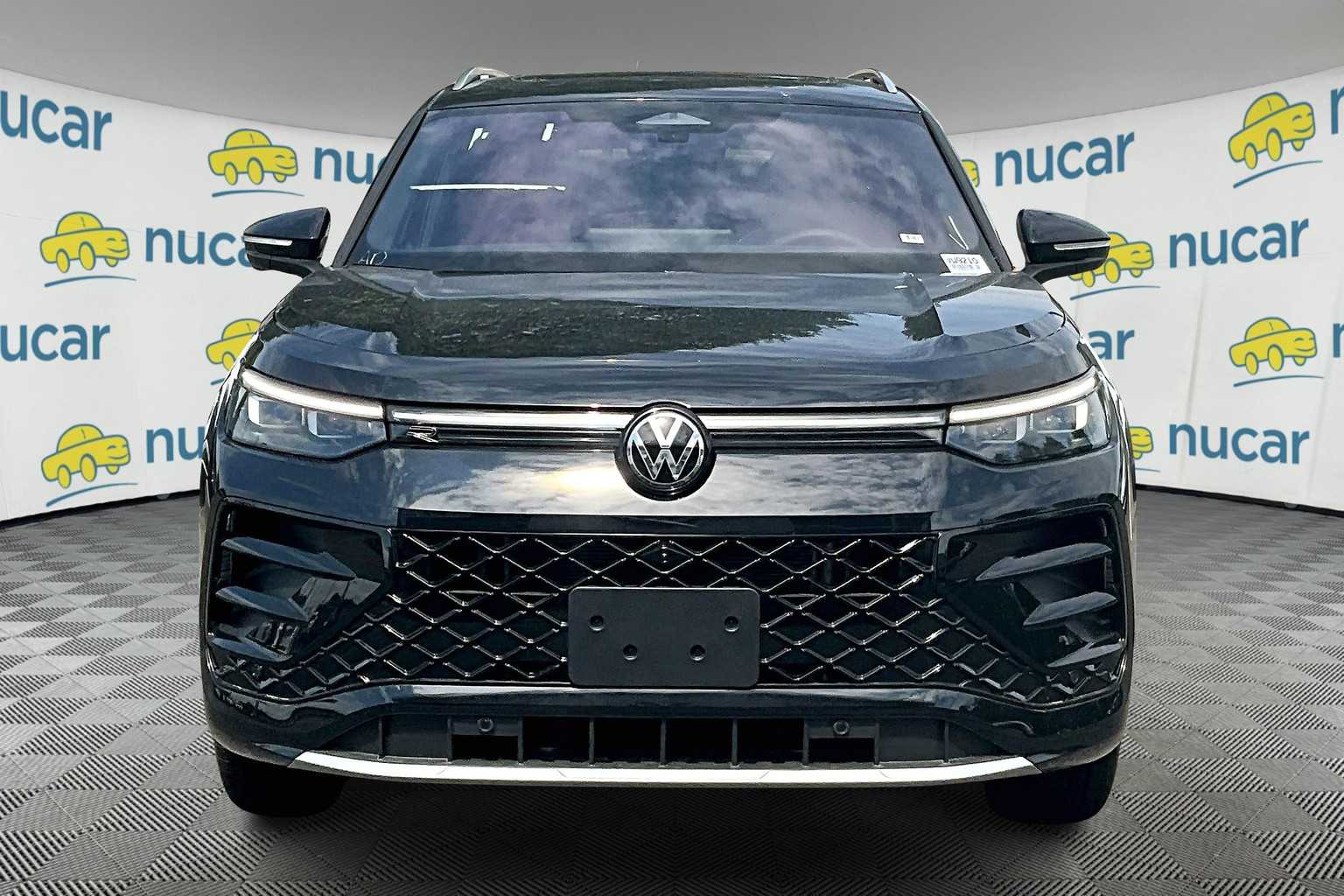 2025 Volkswagen Tiguan SEL R-Line - Photo 3