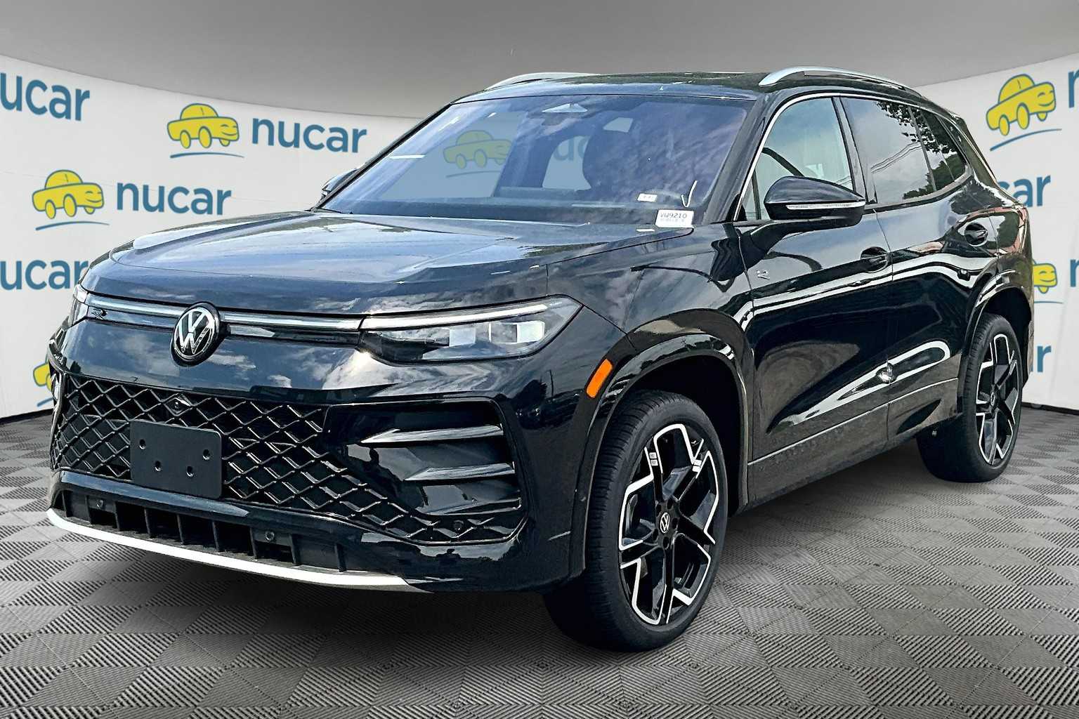 2025 Volkswagen Tiguan SEL R-Line - Photo 4