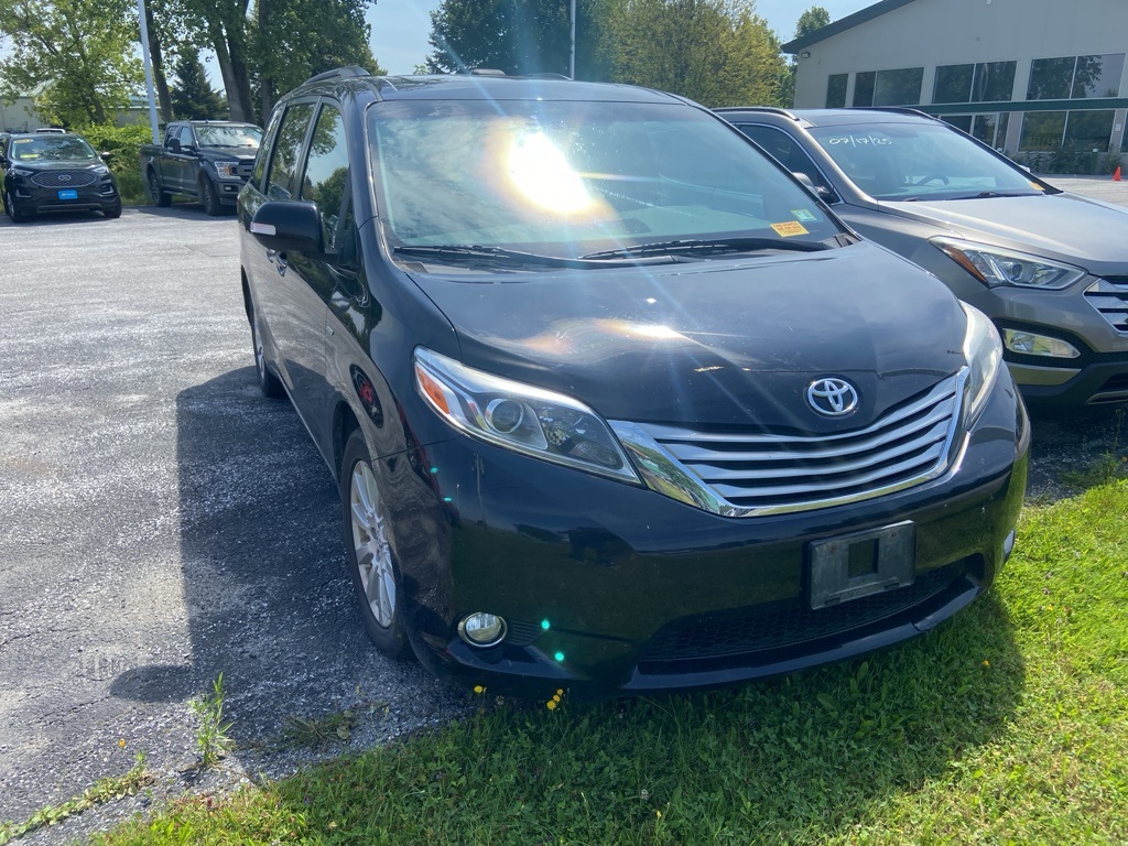 2017 Toyota Sienna XLE