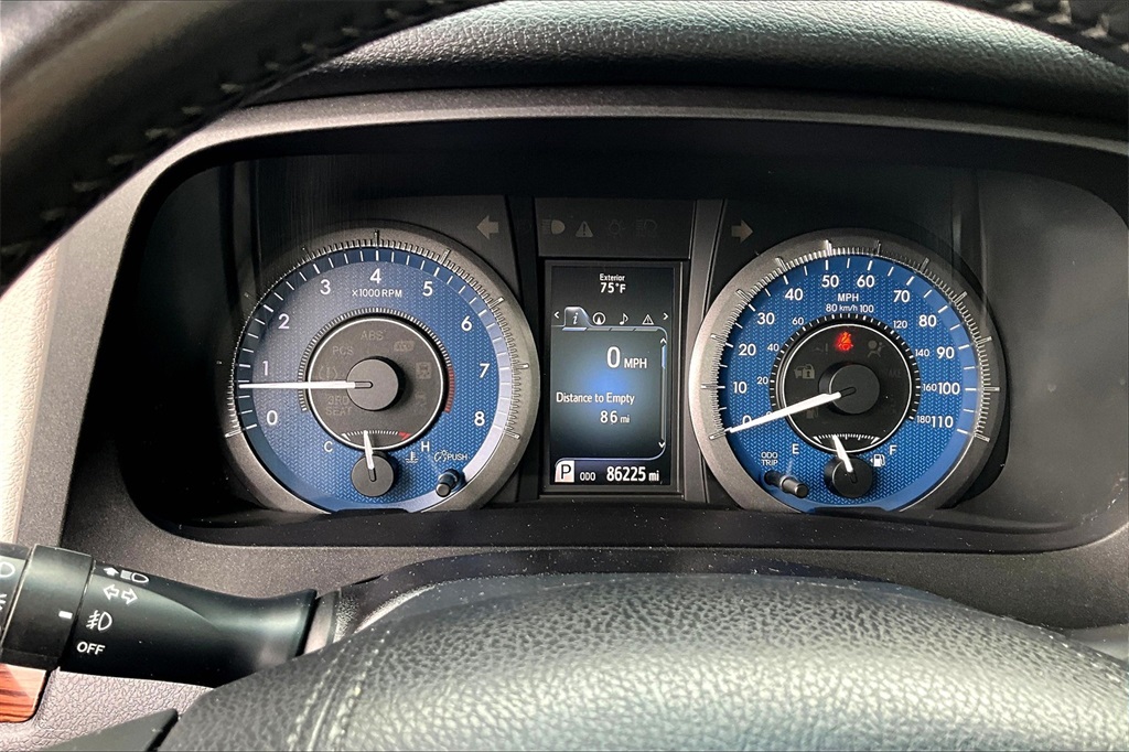 2017 Toyota Sienna XLE - Photo 26