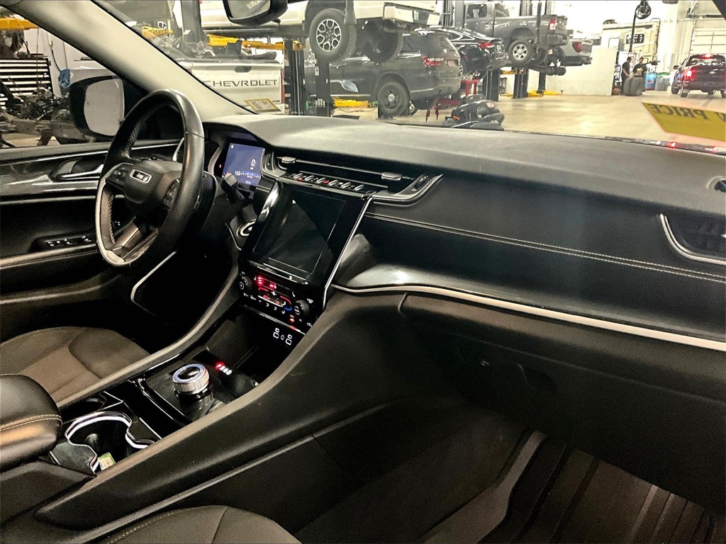 2022 Jeep Grand Cherokee L Laredo - Photo 14