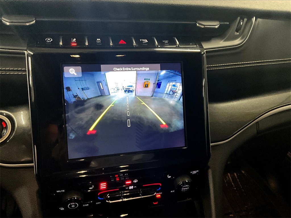 2022 Jeep Grand Cherokee L Laredo - Photo 20