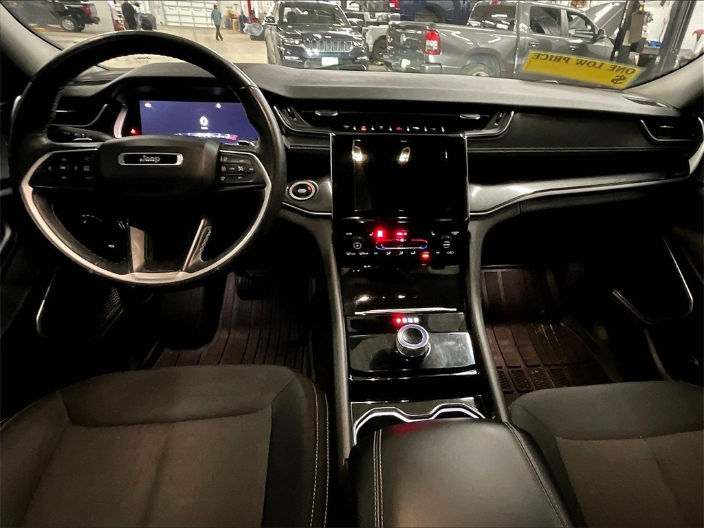 2022 Jeep Grand Cherokee L Laredo - Photo 22