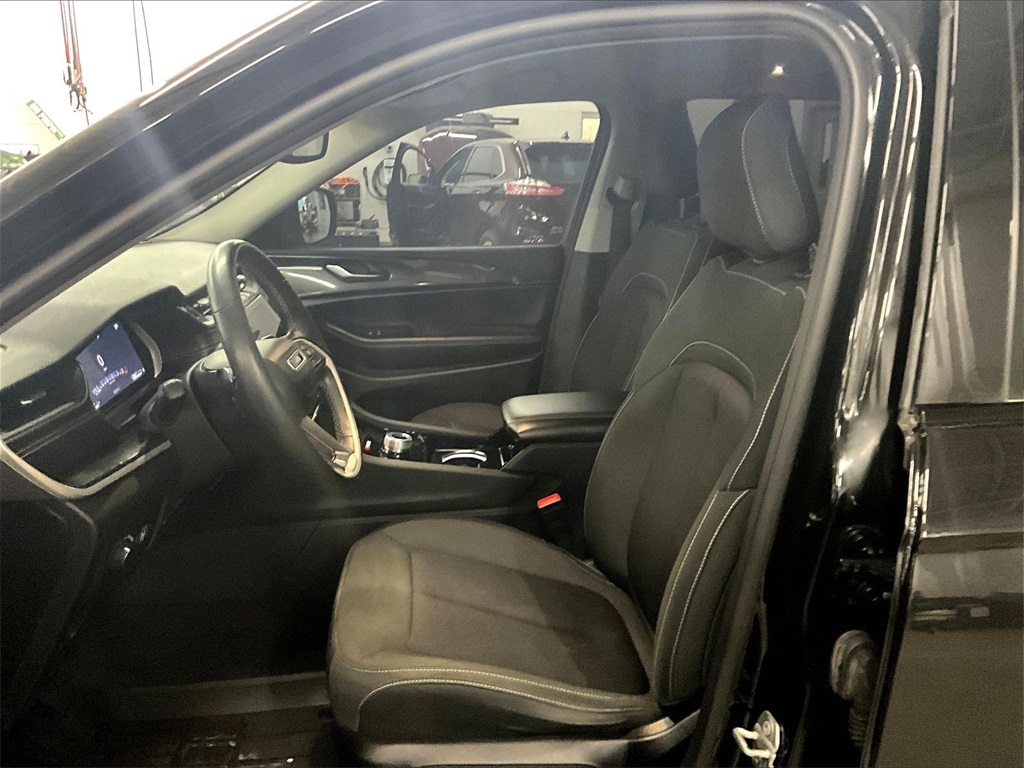 2022 Jeep Grand Cherokee L Laredo - Photo 10