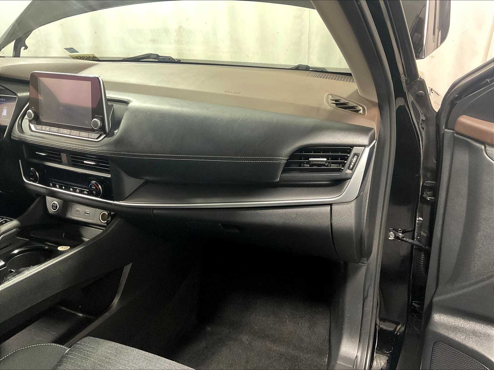 2023 Nissan Rogue SV - Photo 13