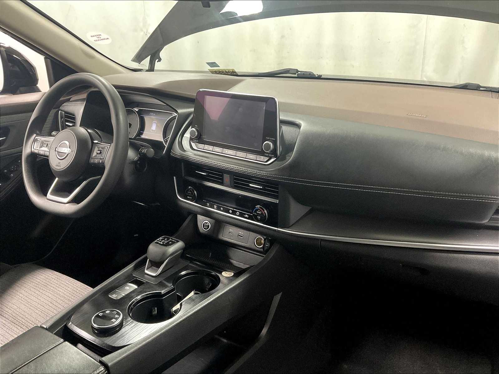 2023 Nissan Rogue SV - Photo 14