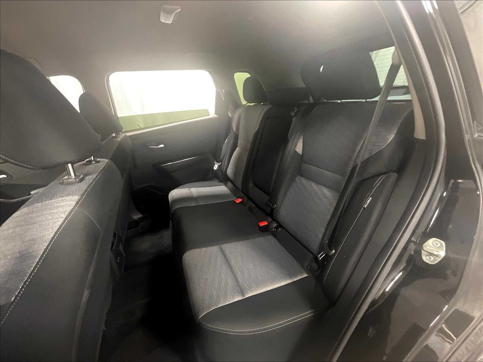 2023 Nissan Rogue SV - Photo 15