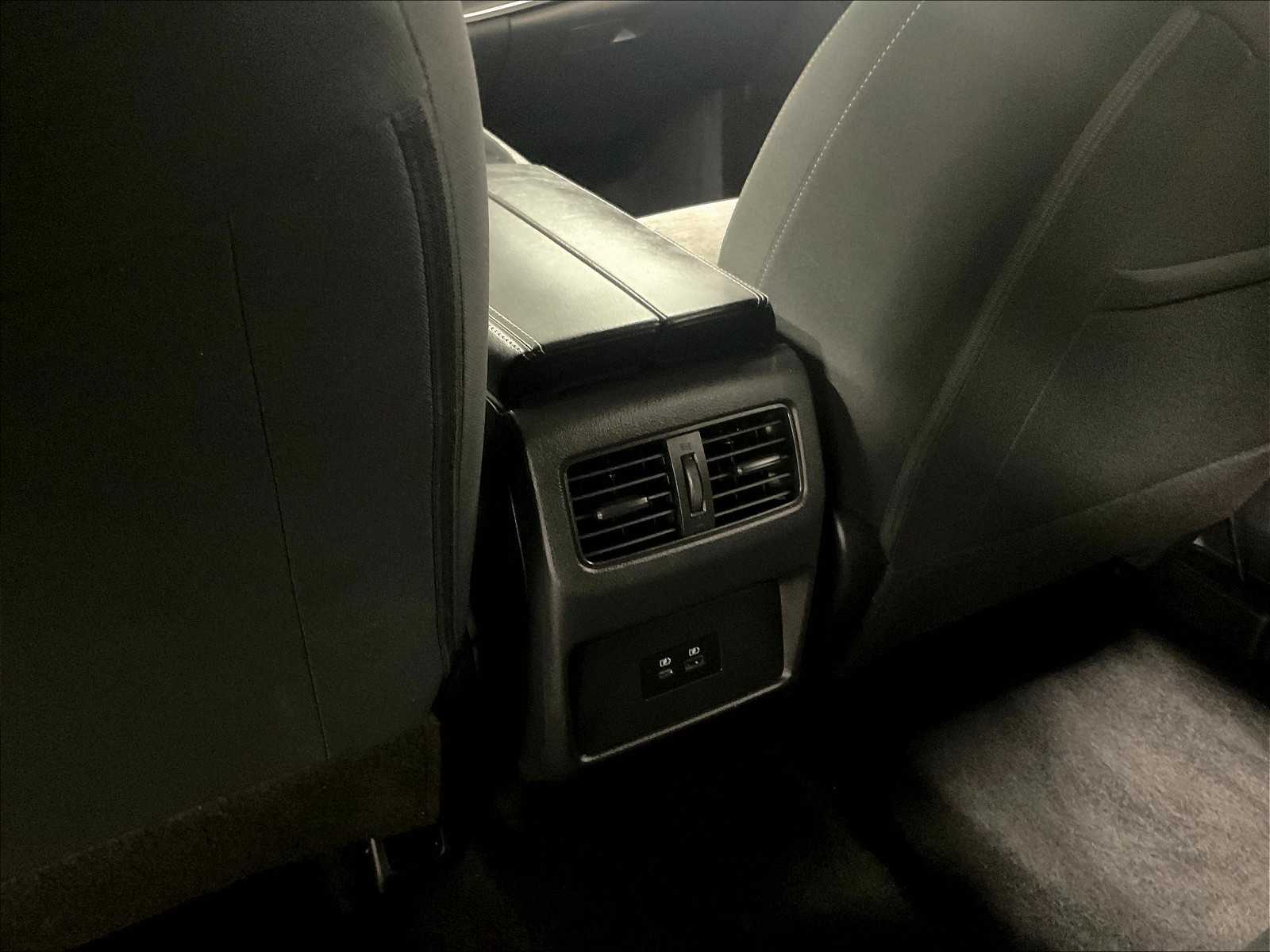 2023 Nissan Rogue SV - Photo 28