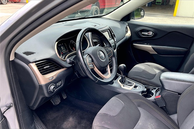 2017 Jeep Cherokee Latitude - Photo 14