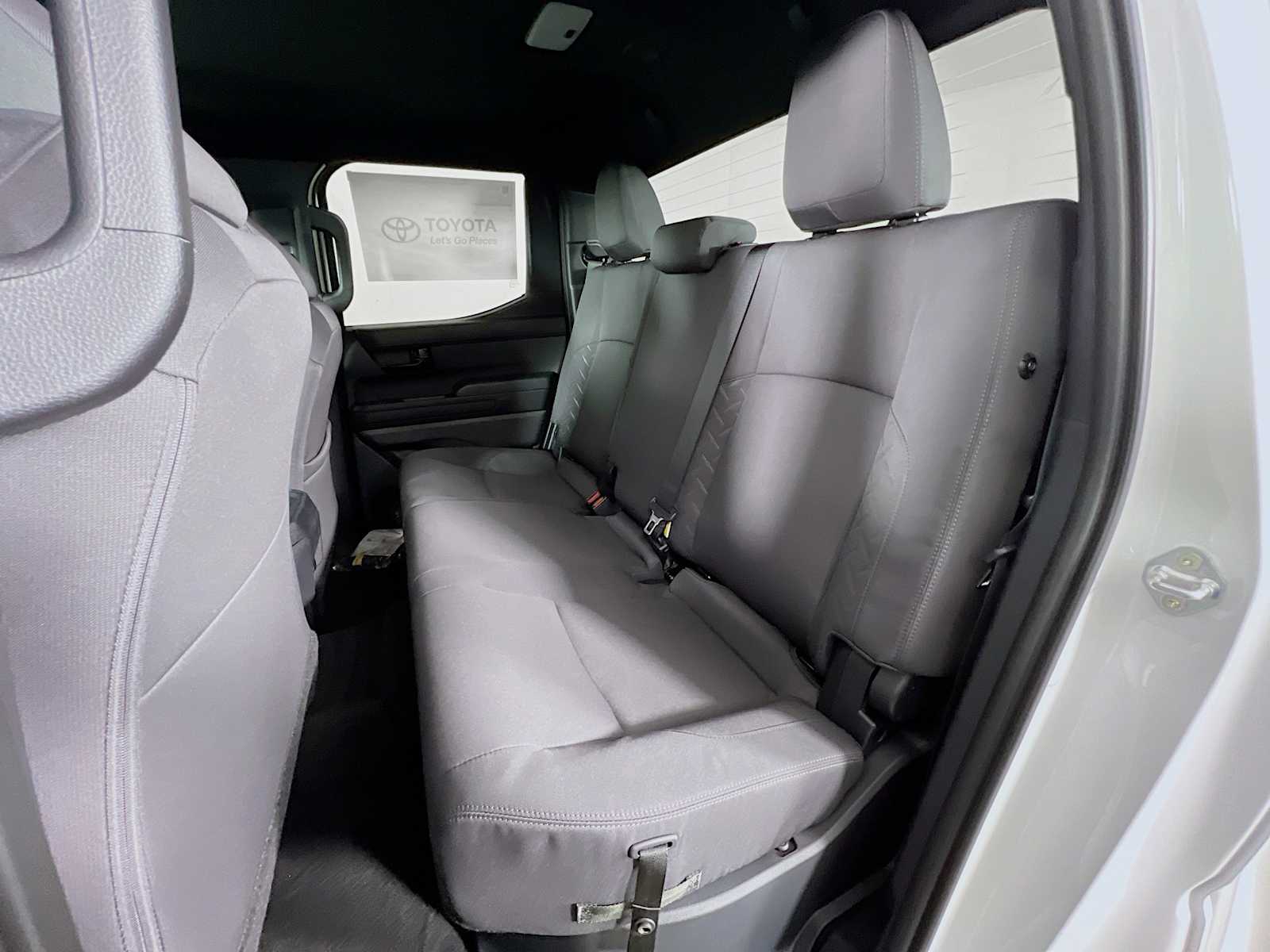 2025 Toyota Tacoma SR5 - Photo 13
