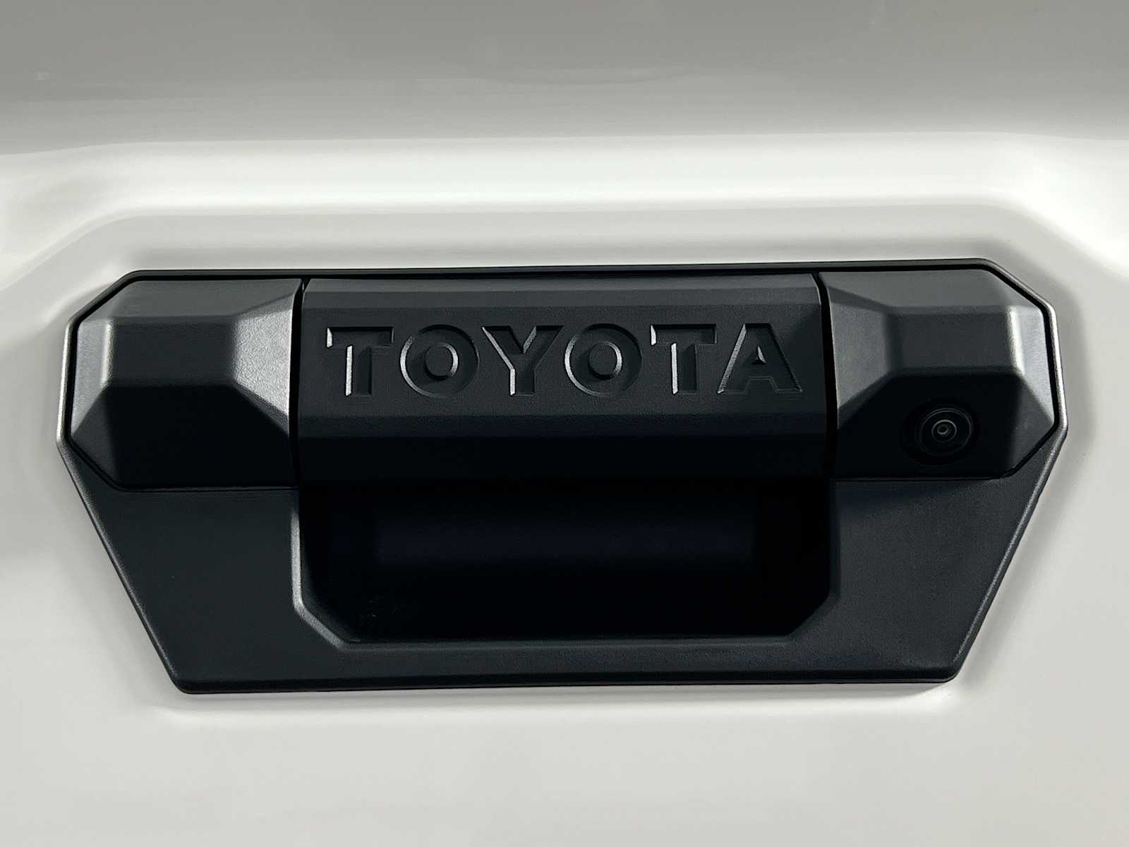2025 Toyota Tacoma SR5 - Photo 17