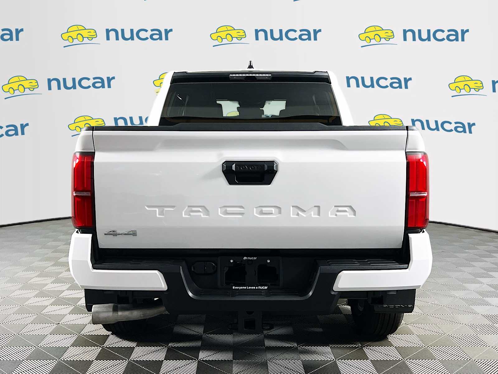 2025 Toyota Tacoma SR5 - Photo 5