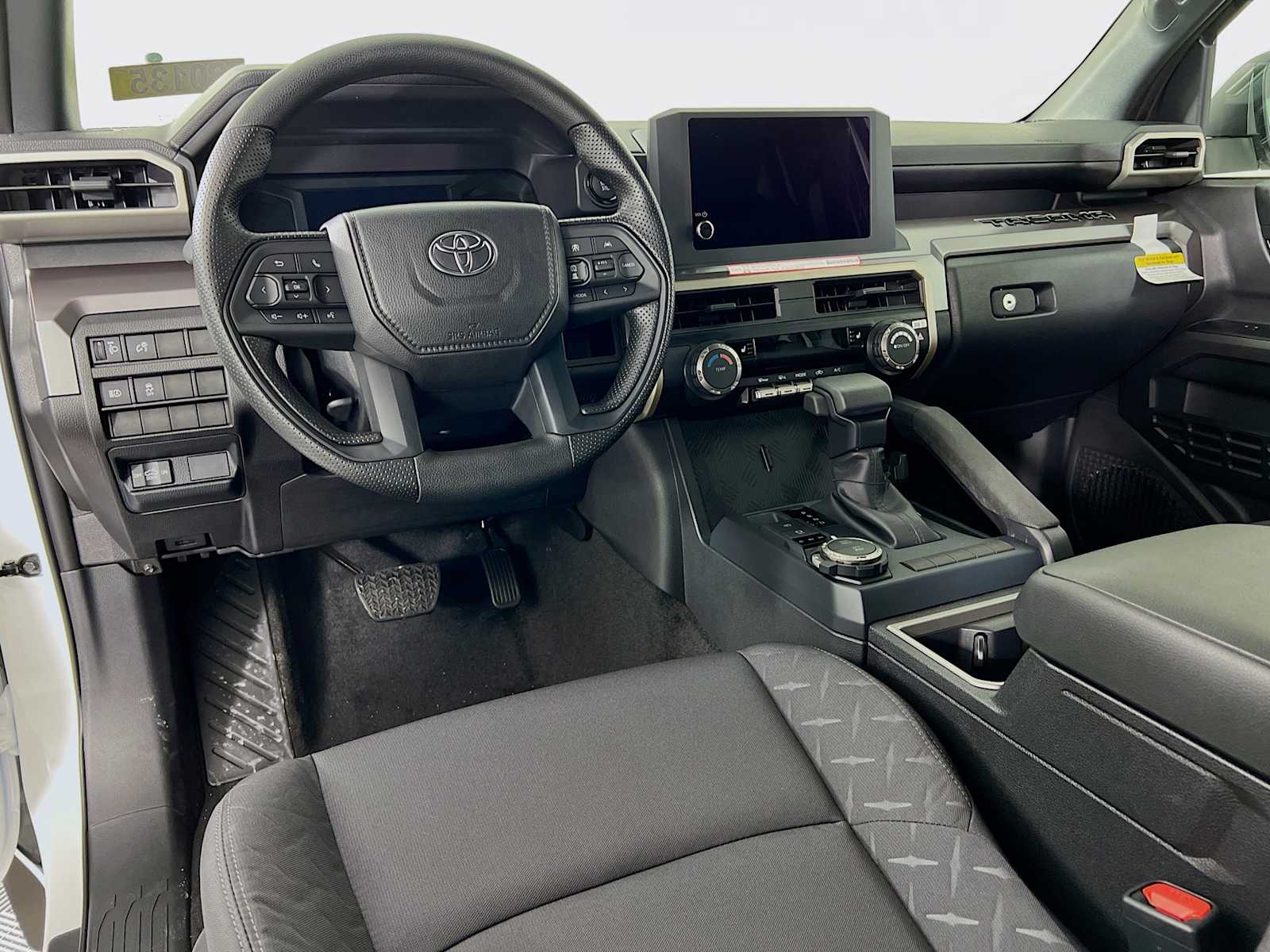 2025 Toyota Tacoma SR5 - Photo 6