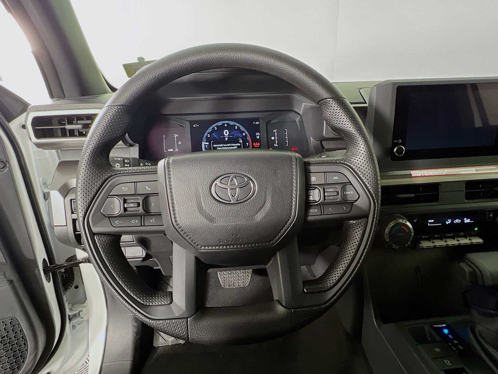 2025 Toyota Tacoma SR5 - Photo 7