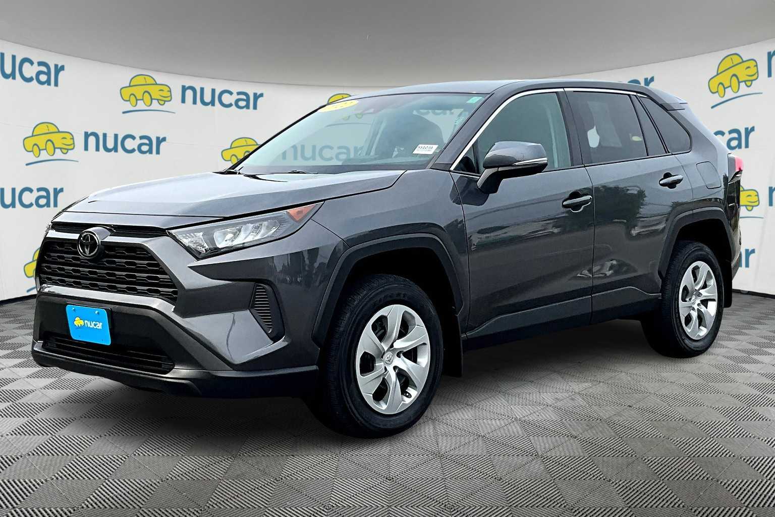 2022 Toyota RAV4 LE - Photo 3