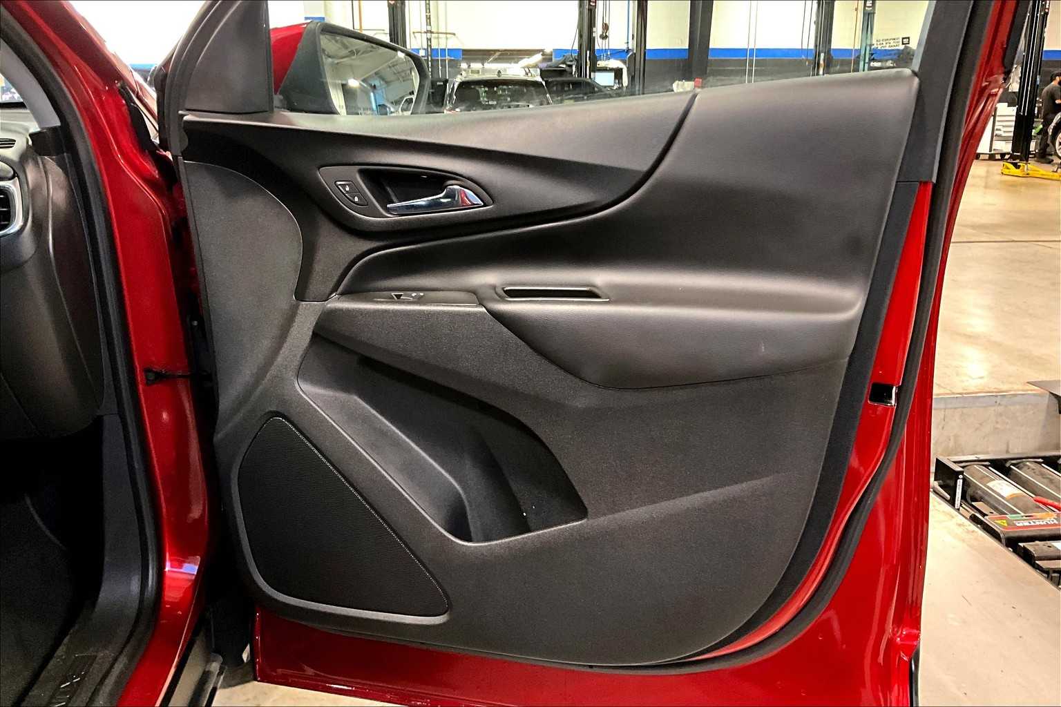 2022 Chevrolet Equinox LT - Photo 12
