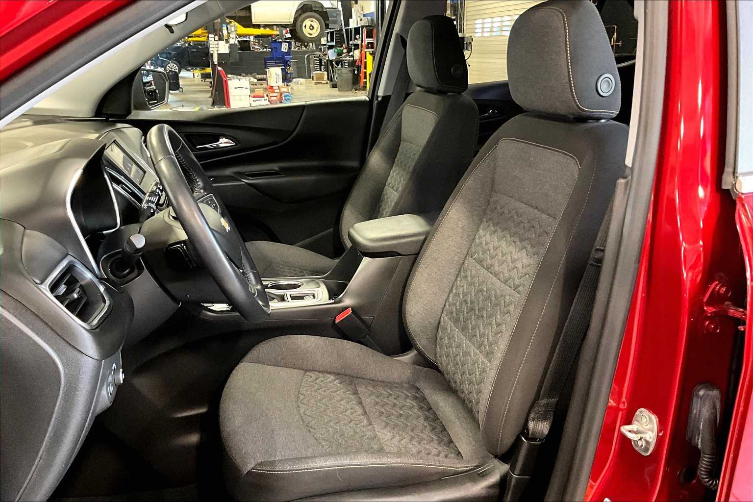 2022 Chevrolet Equinox LT - Photo 10