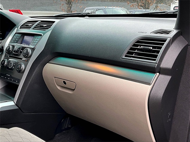 2015 Ford Explorer Base - Photo 17
