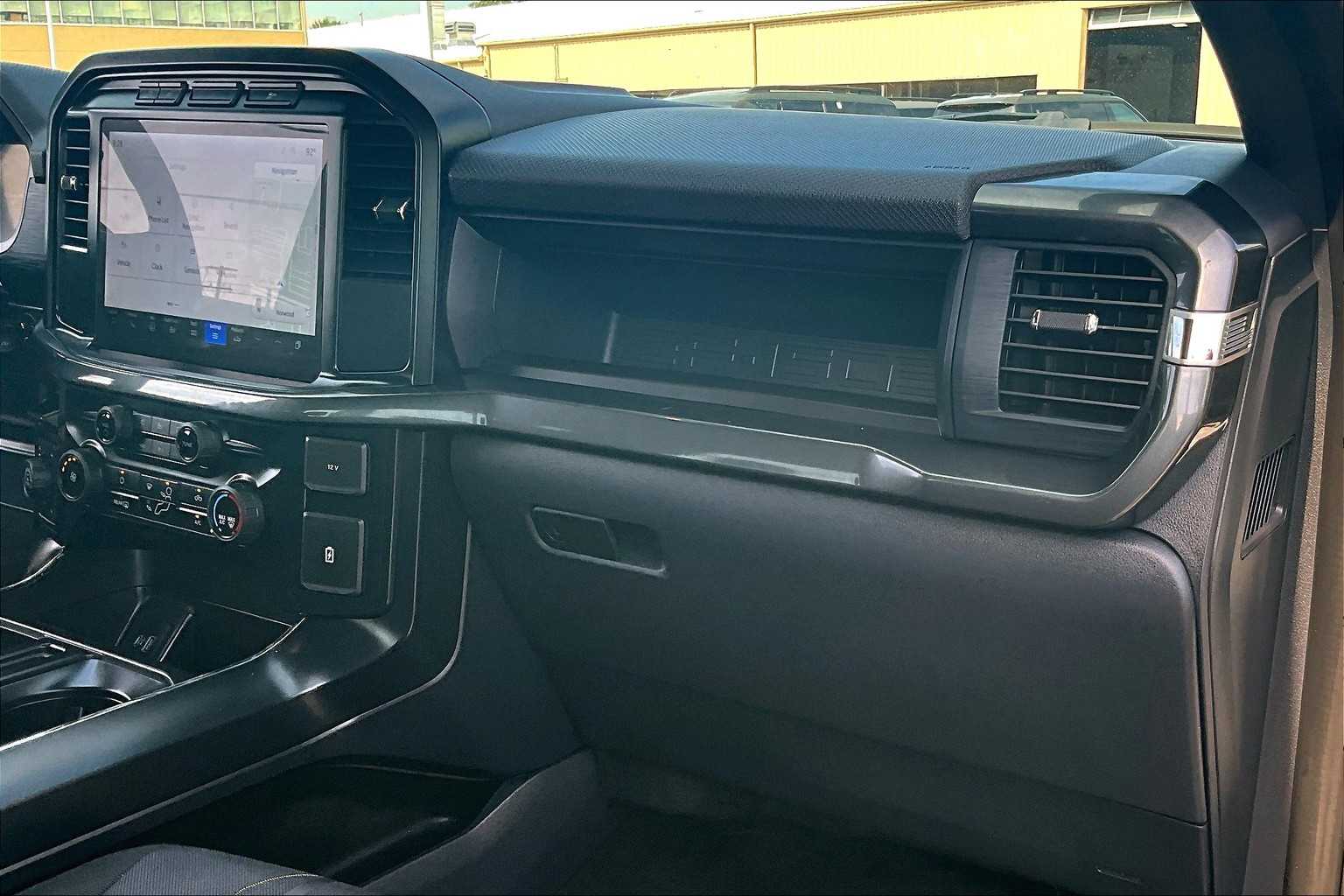 2024 Ford F-150 STX - Photo 13