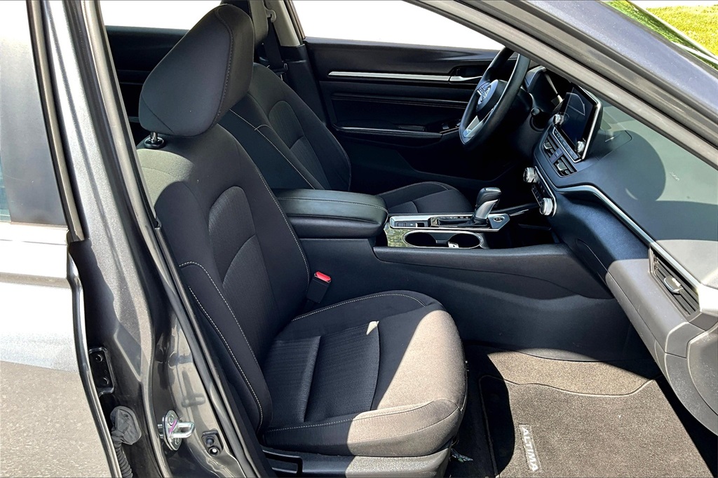 2021 Nissan Altima 2.5 SV - Photo 11