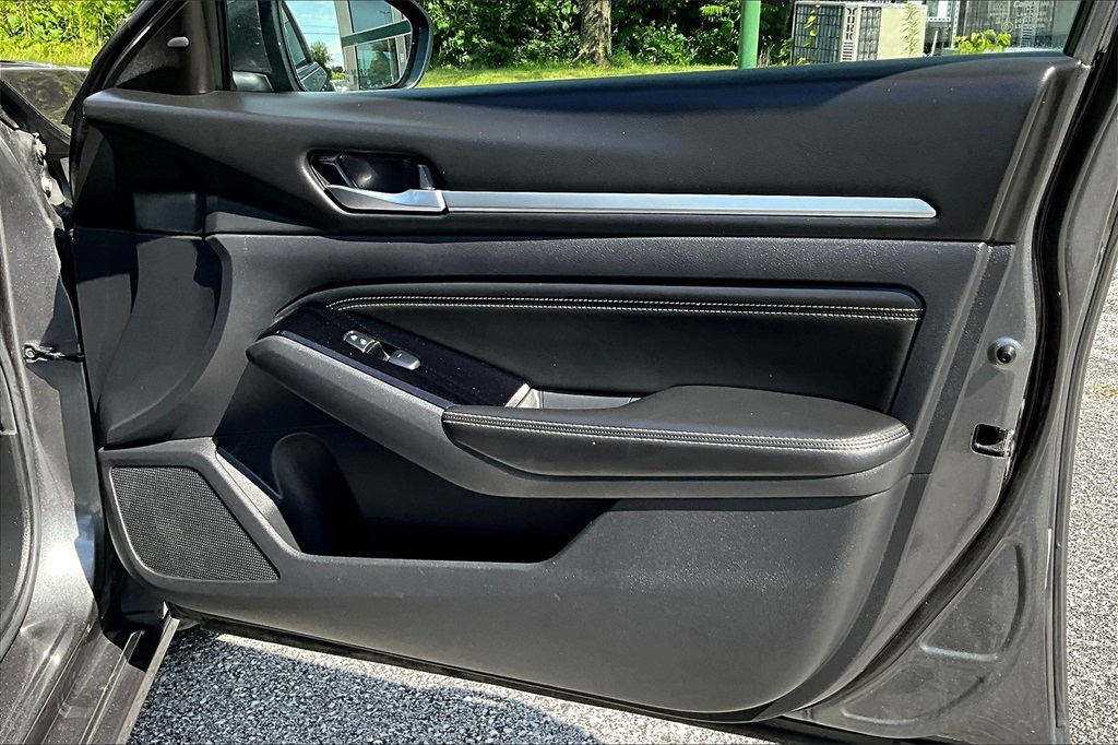 2021 Nissan Altima 2.5 SV - Photo 12