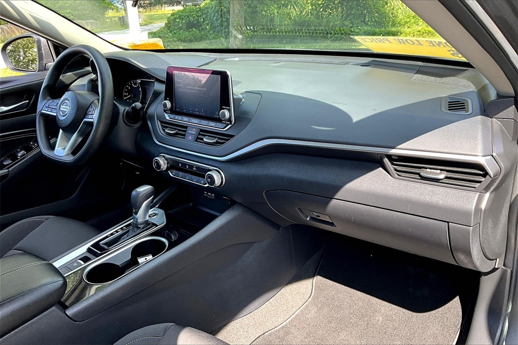 2021 Nissan Altima 2.5 SV - Photo 14