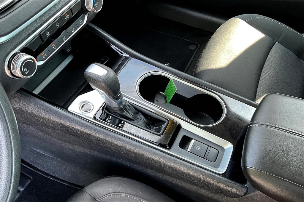 2021 Nissan Altima 2.5 SV - Photo 20
