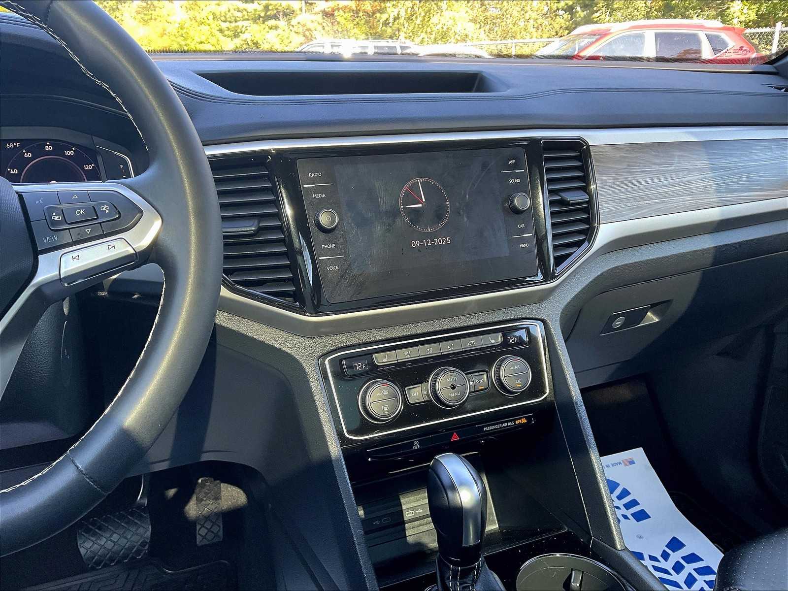 2022 Volkswagen Atlas Cross Sport 2.0T SE w/Technology - Photo 18