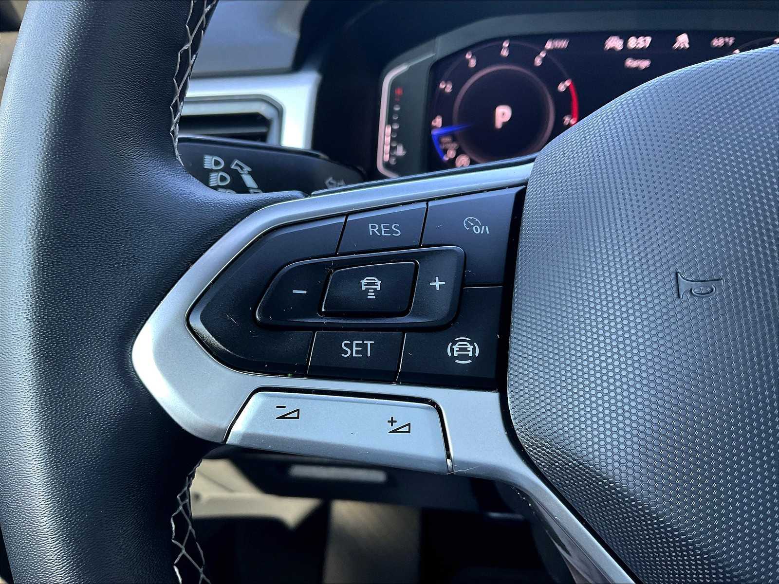 2022 Volkswagen Atlas Cross Sport 2.0T SE w/Technology - Photo 23
