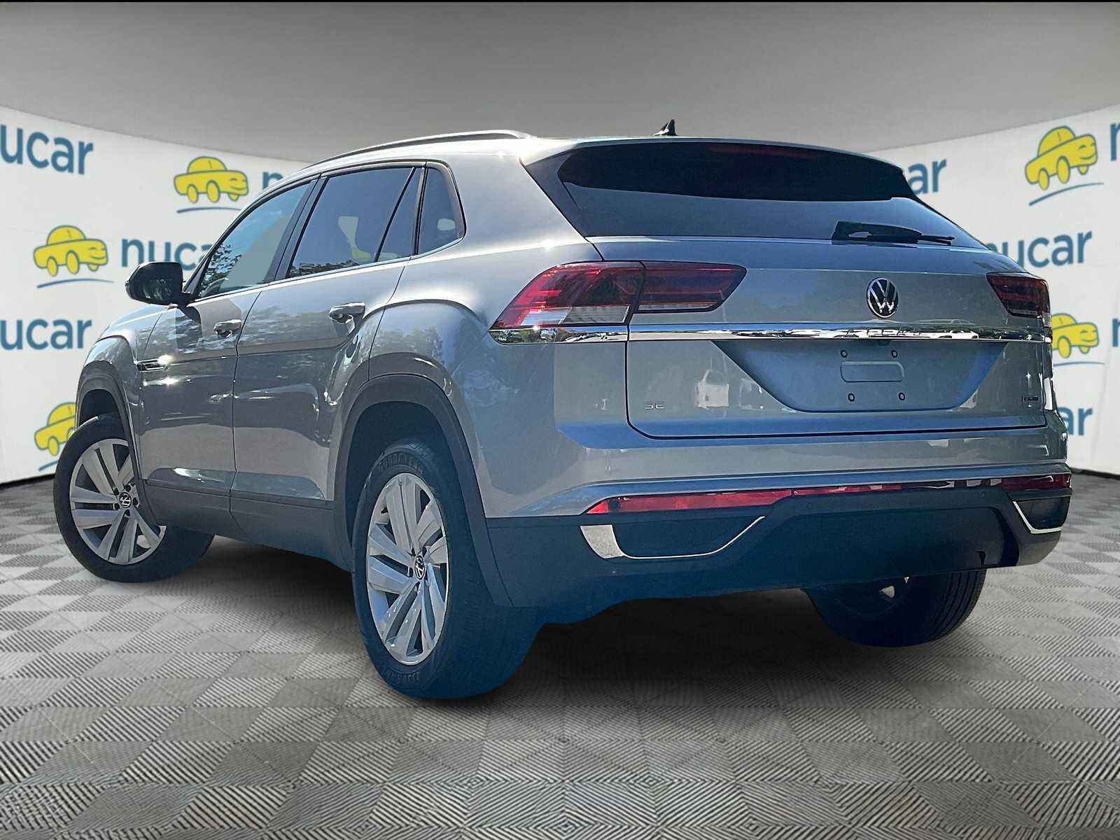 2022 Volkswagen Atlas Cross Sport 2.0T SE w/Technology - Photo 4