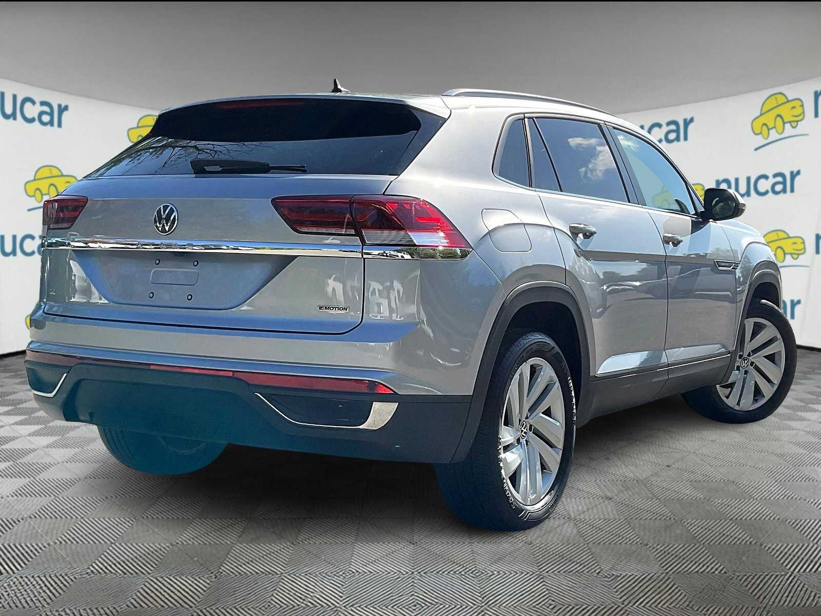 2022 Volkswagen Atlas Cross Sport 2.0T SE w/Technology - Photo 6
