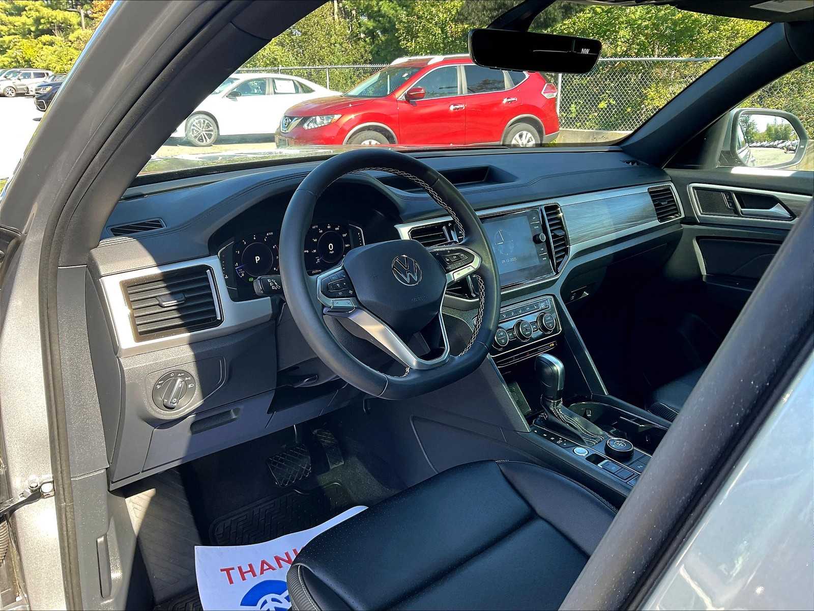 2022 Volkswagen Atlas Cross Sport 2.0T SE w/Technology - Photo 8