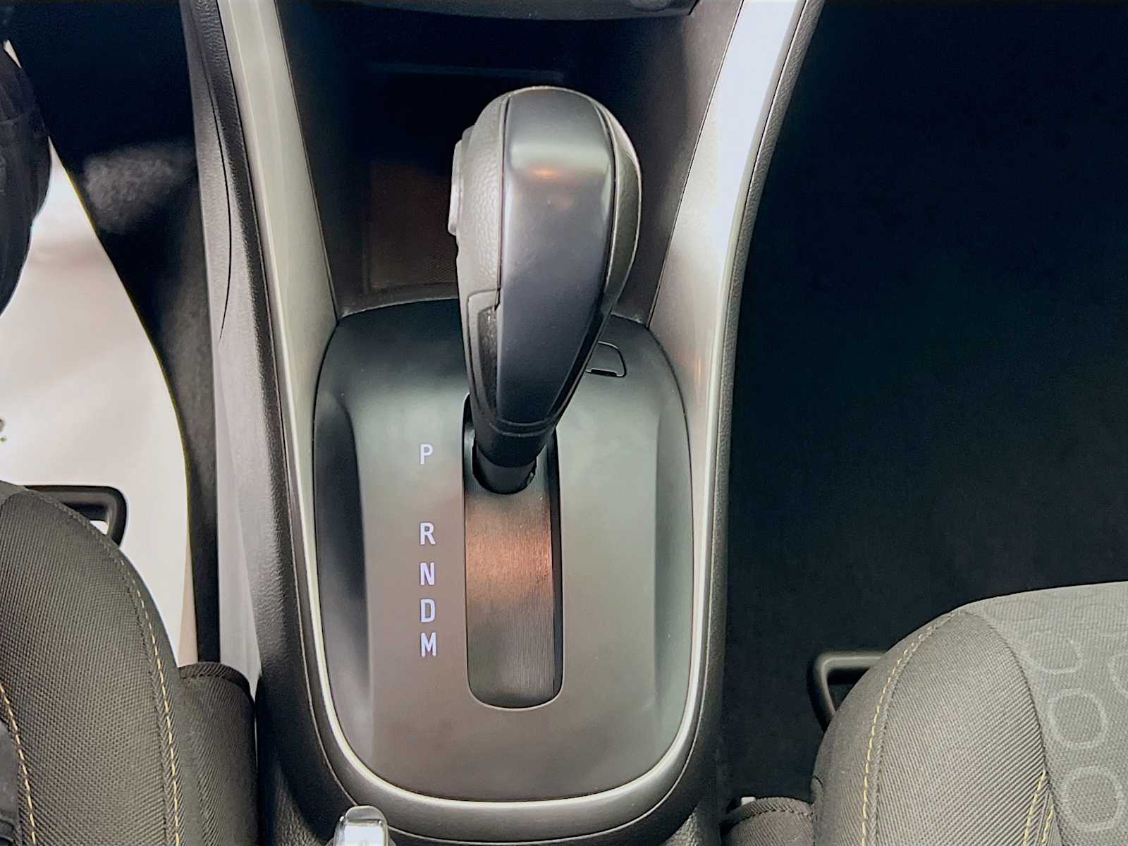 2022 Chevrolet Trax LS - Photo 16