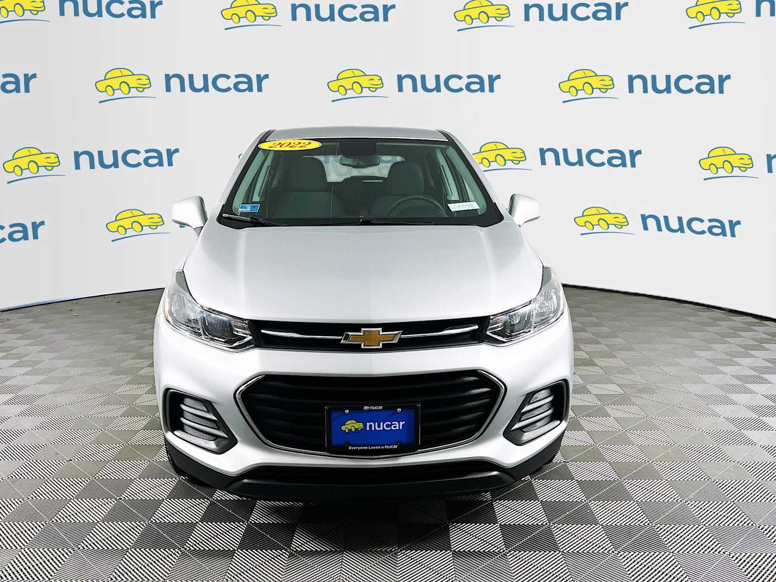 2022 Chevrolet Trax LS - Photo 2