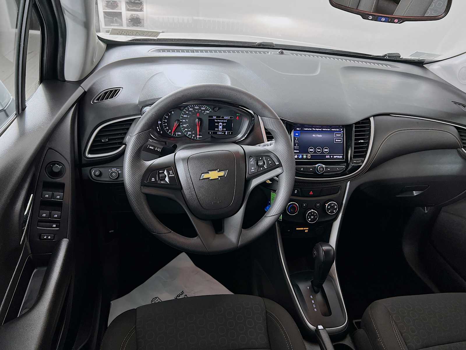2022 Chevrolet Trax LS - Photo 21