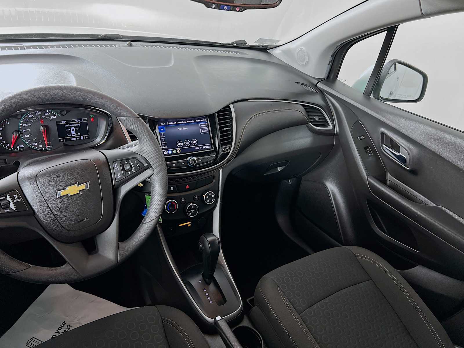 2022 Chevrolet Trax LS - Photo 22