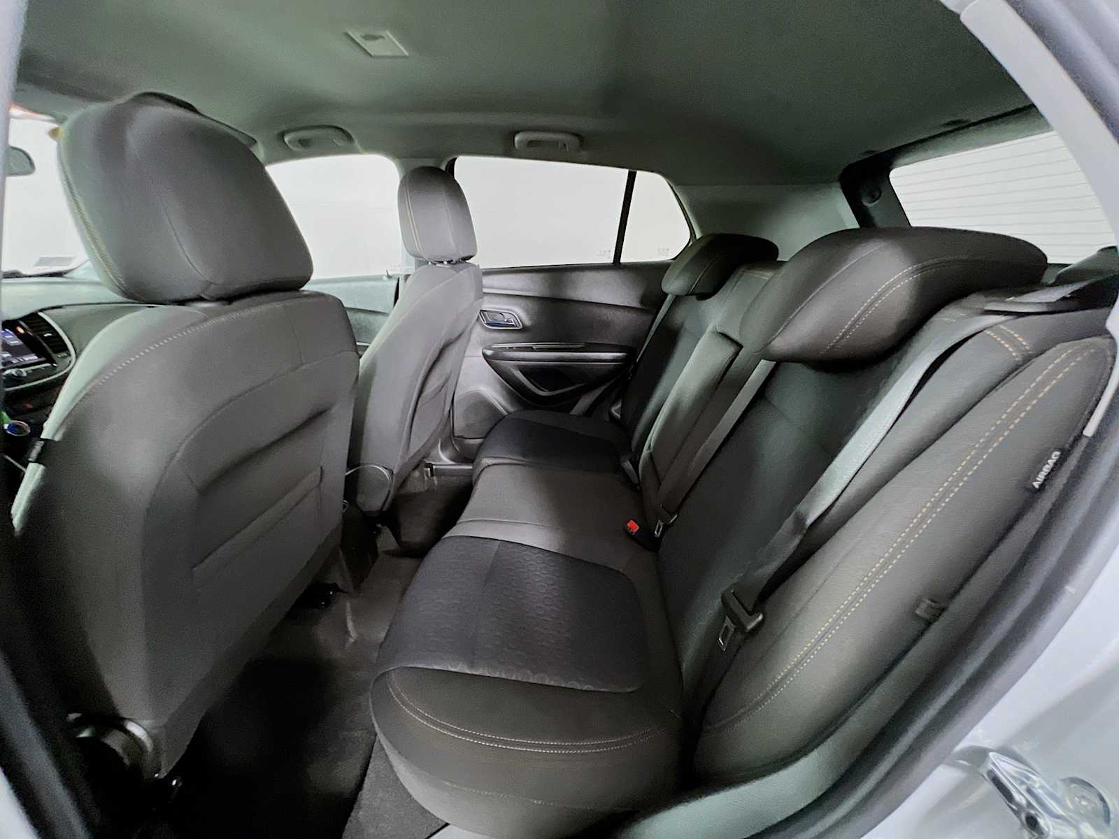 2022 Chevrolet Trax LS - Photo 23