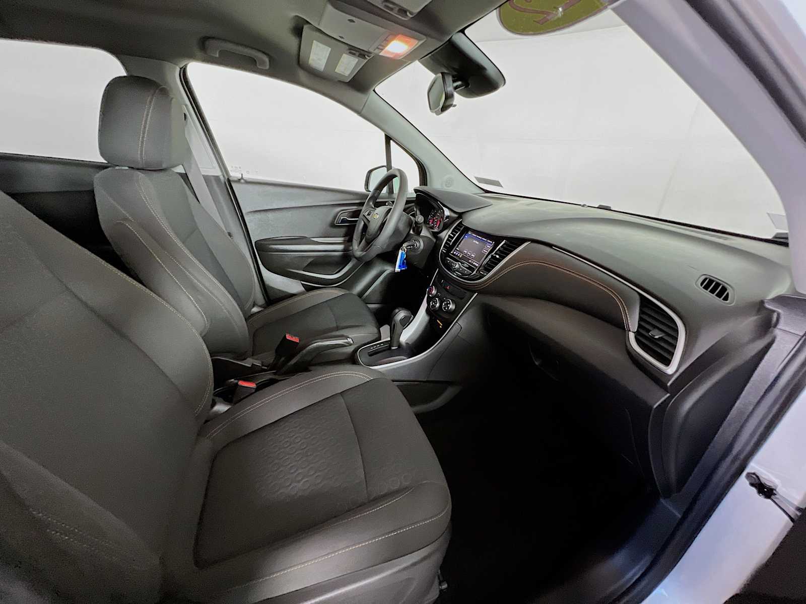 2022 Chevrolet Trax LS - Photo 26