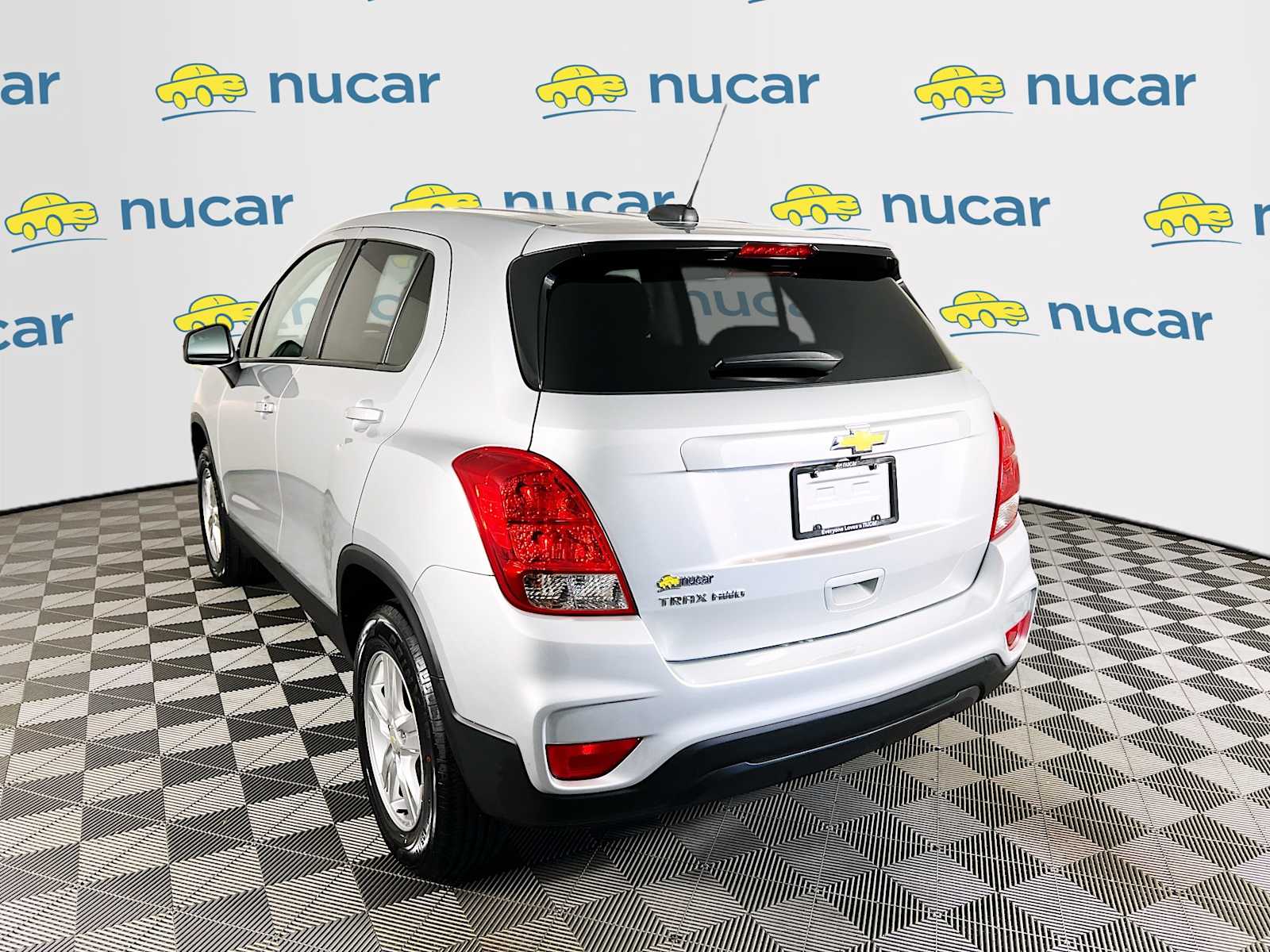 2022 Chevrolet Trax LS - Photo 5