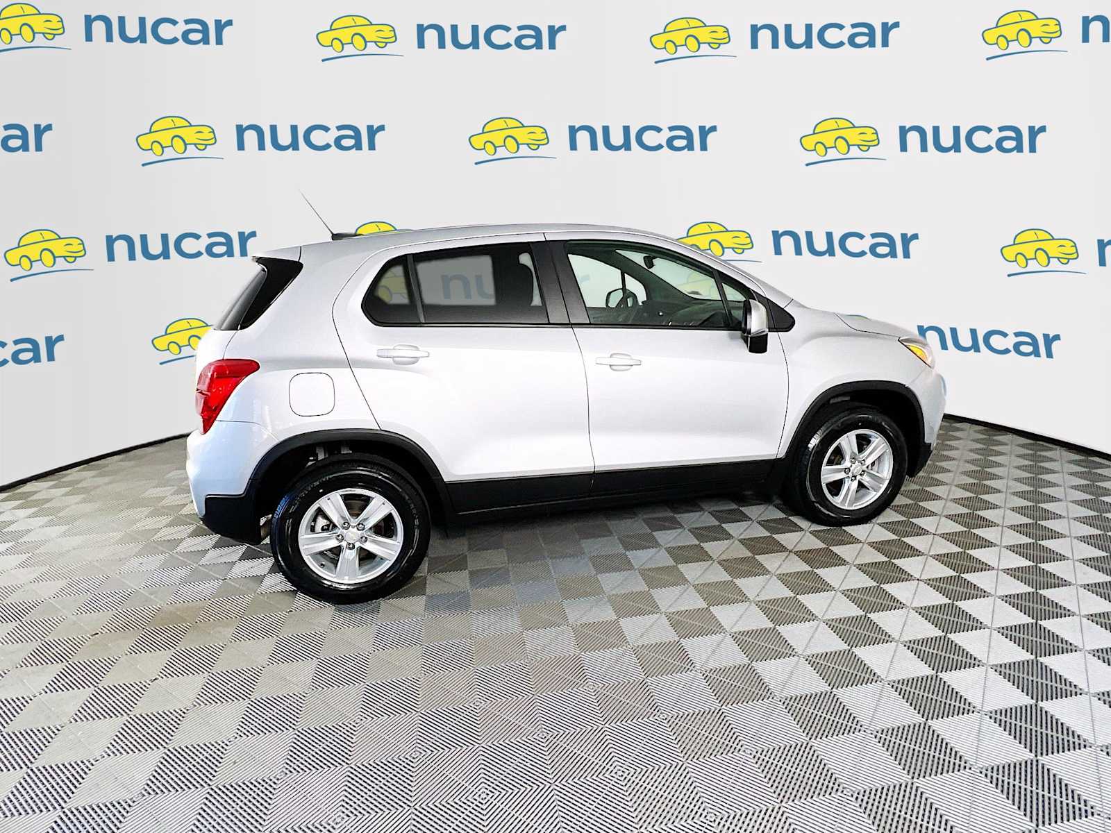 2022 Chevrolet Trax LS - Photo 8