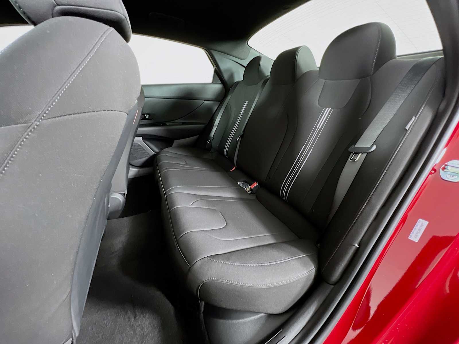 2025 Hyundai Elantra Hybrid SEL Sport - Photo 14