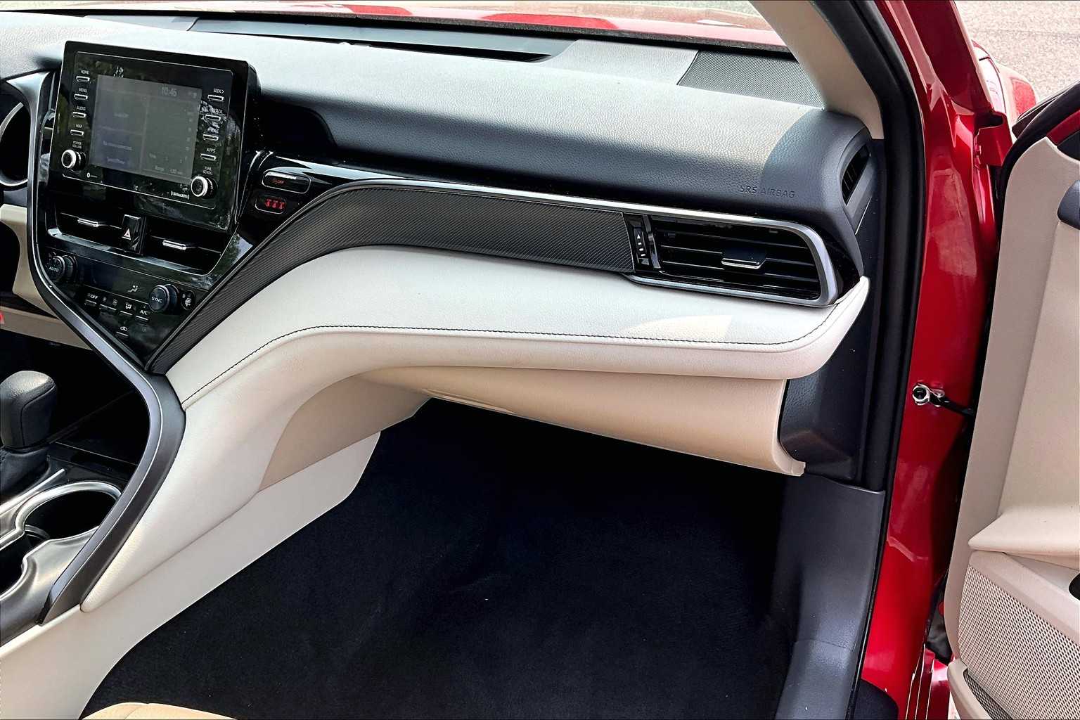 2024 Toyota Camry LE - Photo 12