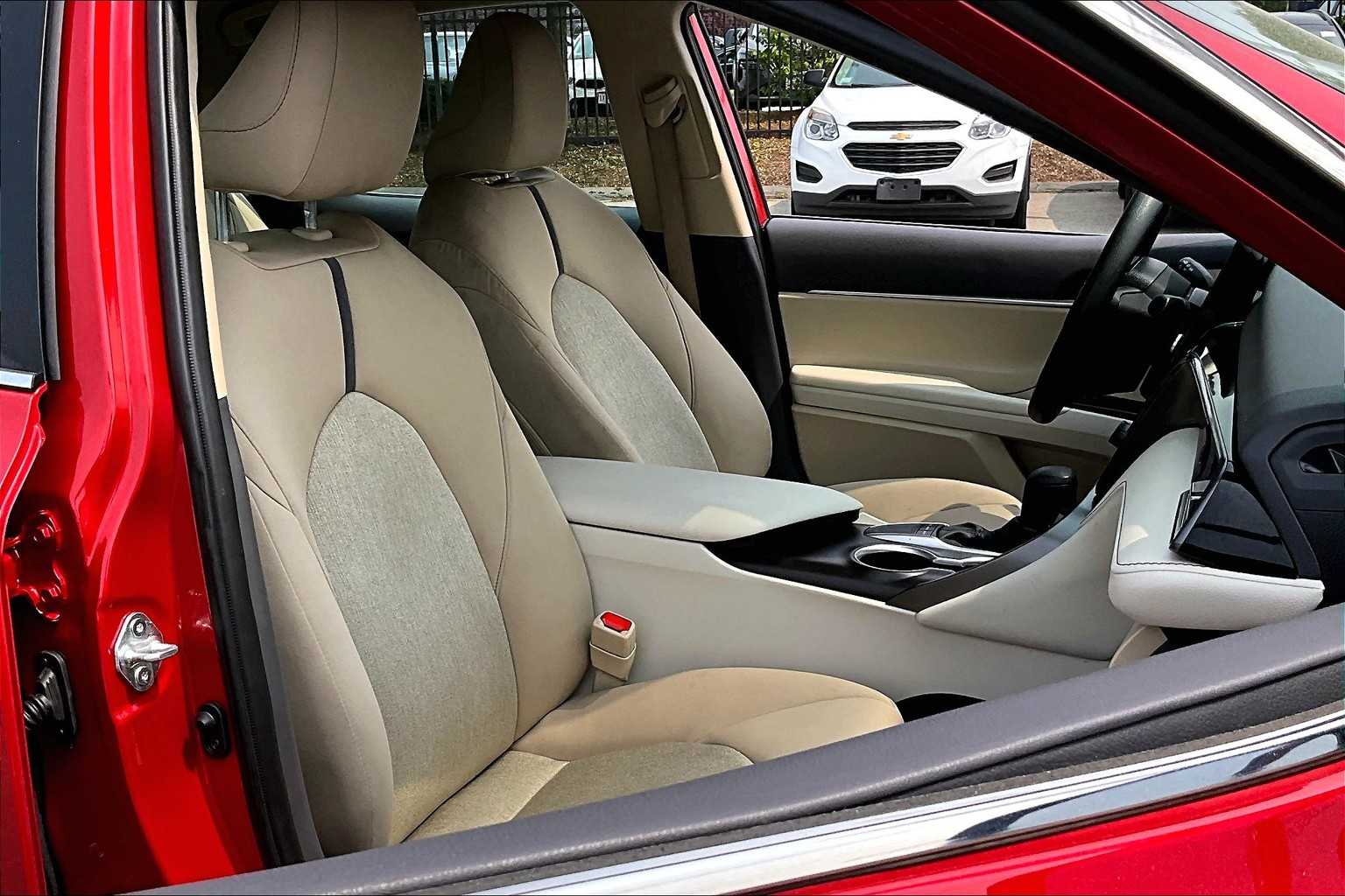 2024 Toyota Camry LE - Photo 10