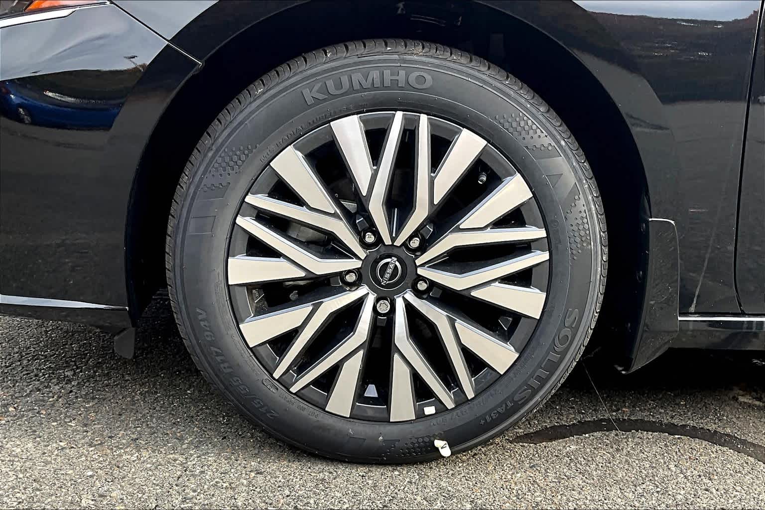 2024 Nissan Altima 2.5 SV - Photo 7