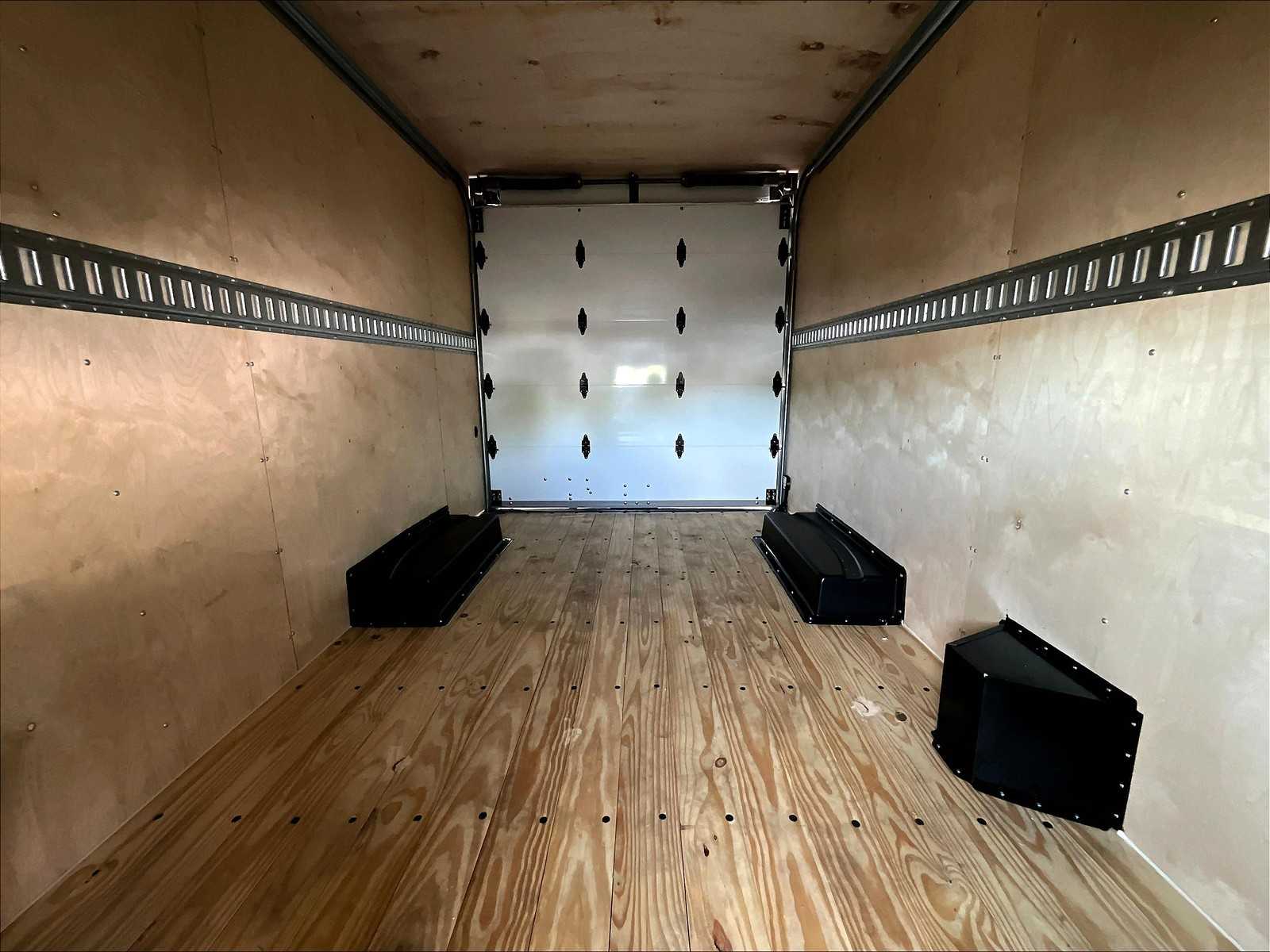 2025 Chevrolet Express  - Photo 15