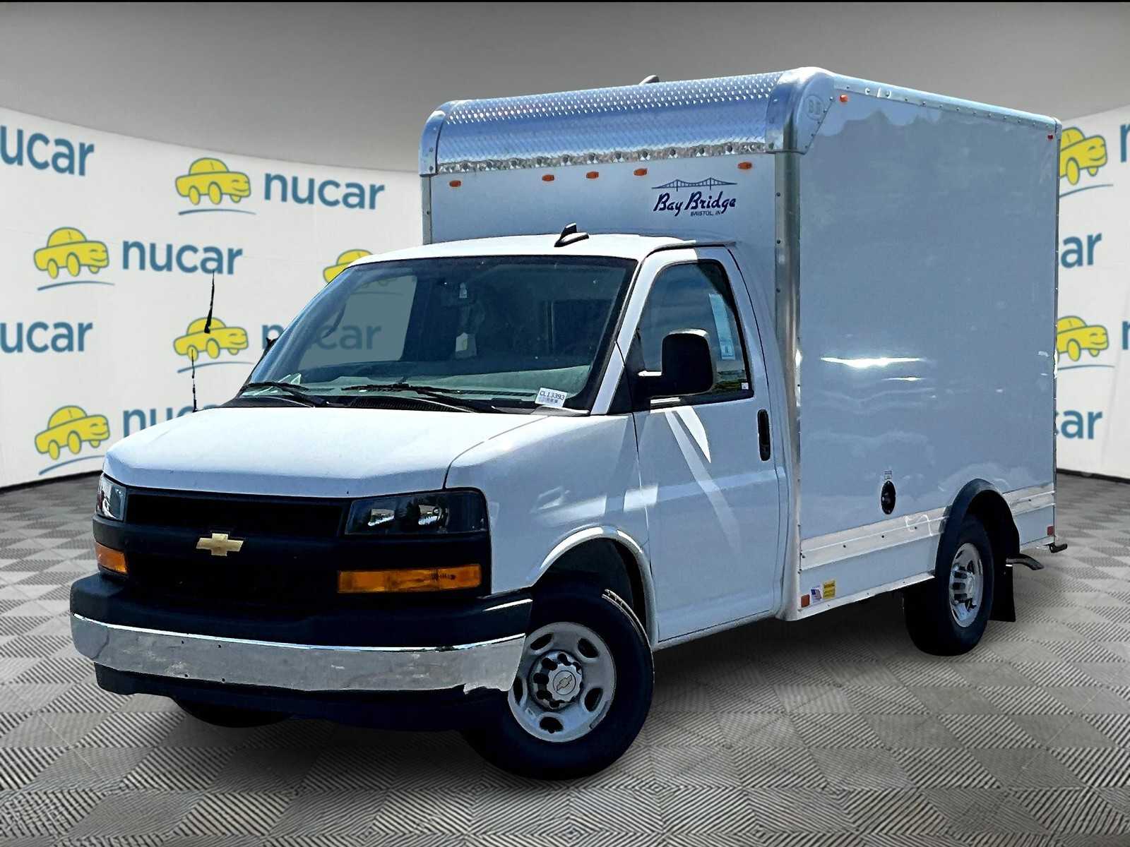 2025 Chevrolet Express 3500 Cutaway photo 5