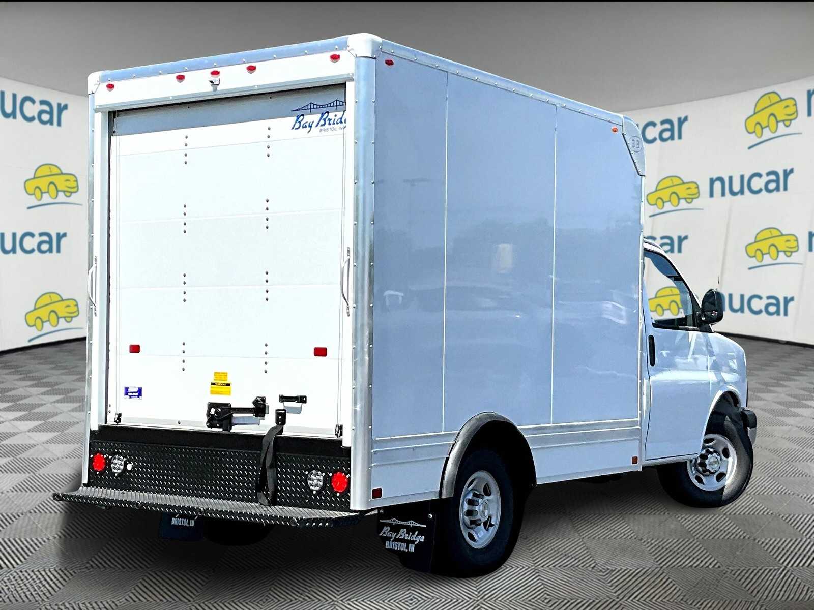 2025 Chevrolet Express 3500 Cutaway photo 8