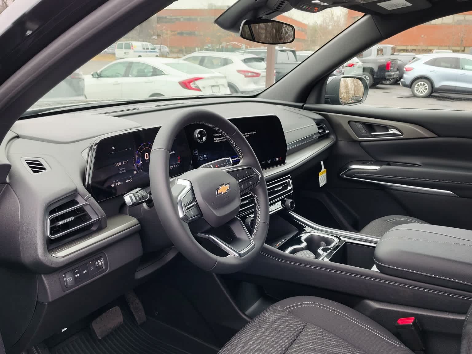 2025 Chevrolet Traverse AWD LT - Photo 11